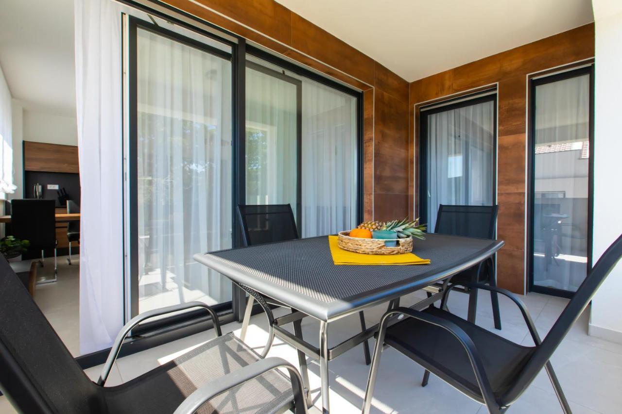 Beachfront Residences Stara Novalja Eksteriør bilde